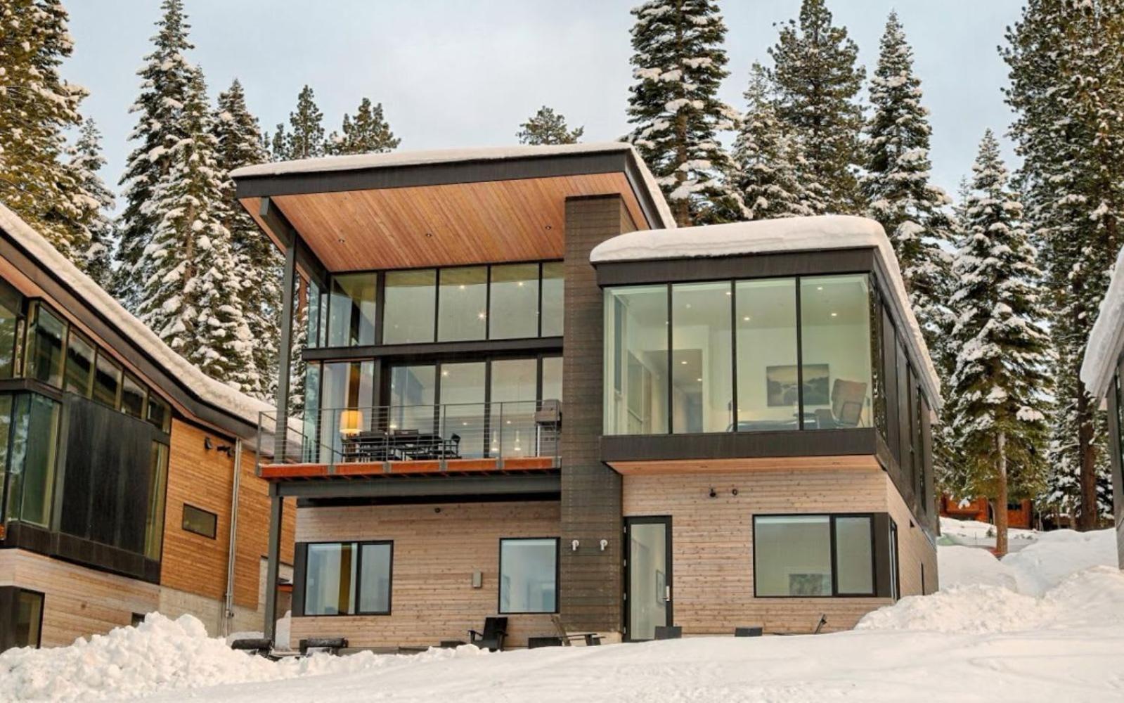 Modern Ski In-Out Home, Mid-Mountain Truckee Exterior photo