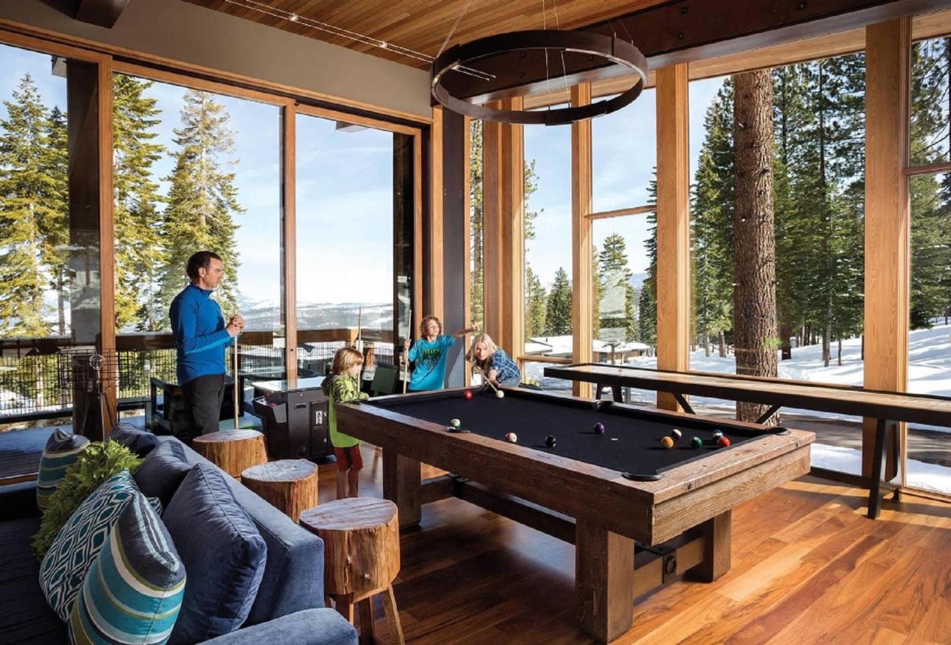 Modern Ski In-Out Home, Mid-Mountain Truckee Exterior photo